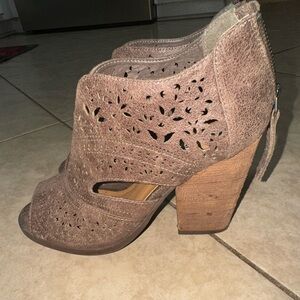 Not Rated Santana Open Toe Heels. Brown Suede 3 inch heel. Size 7